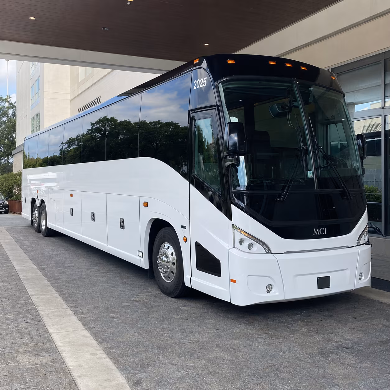 san angelo 54 passenger charter bus